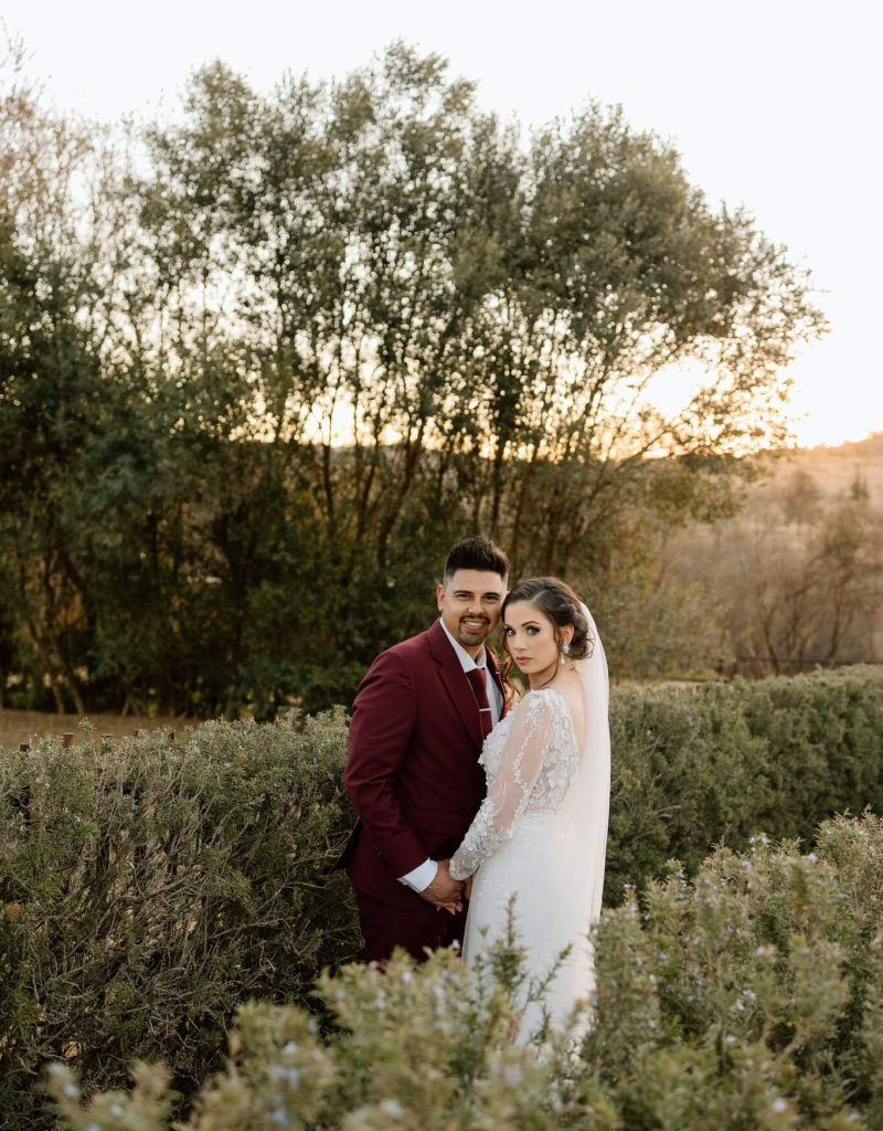 Cradle-Valley-Couple-In-The-Gardens